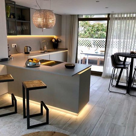 Luxury Apartment In La Isla, Walking Distance To Puerto Banus Marbella Esterno foto