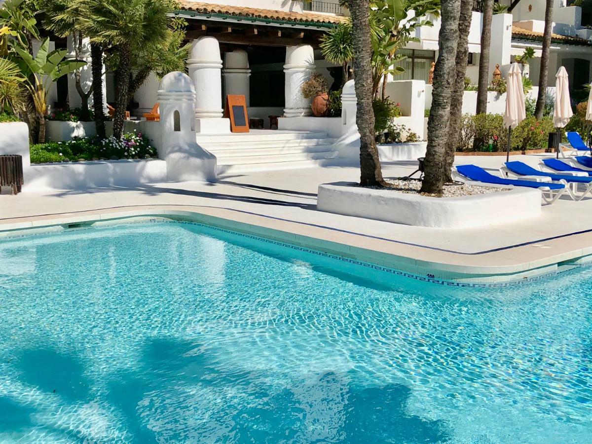 Luxury Apartment In La Isla, Walking Distance To Puerto Banus Marbella Esterno foto