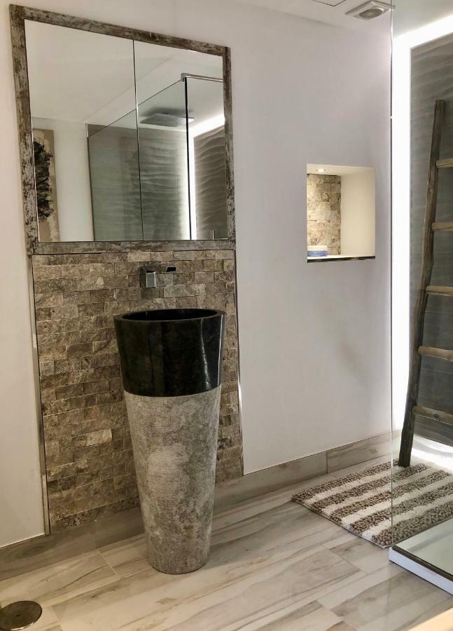 Luxury Apartment In La Isla, Walking Distance To Puerto Banus Marbella Esterno foto