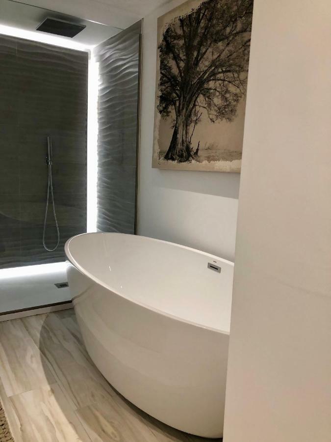 Luxury Apartment In La Isla, Walking Distance To Puerto Banus Marbella Esterno foto