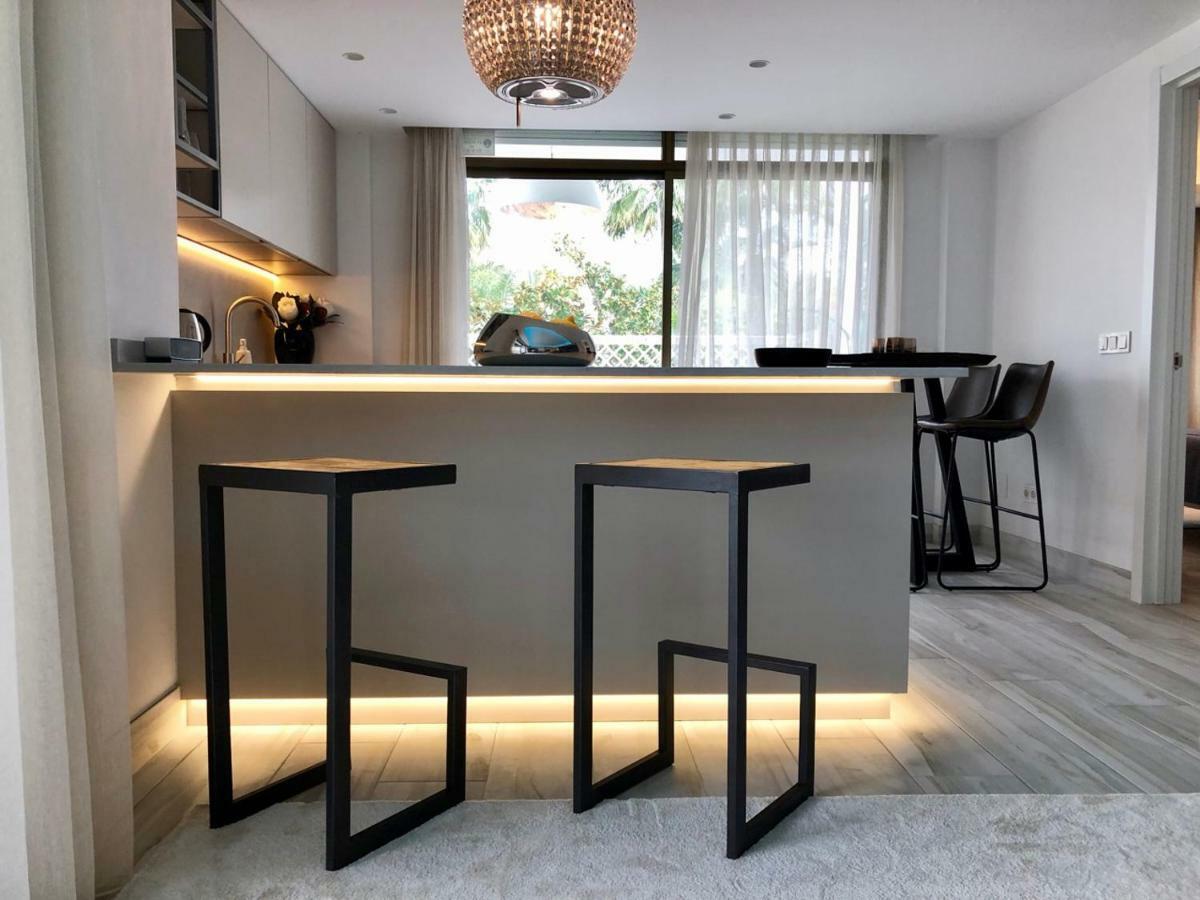 Luxury Apartment In La Isla, Walking Distance To Puerto Banus Marbella Esterno foto