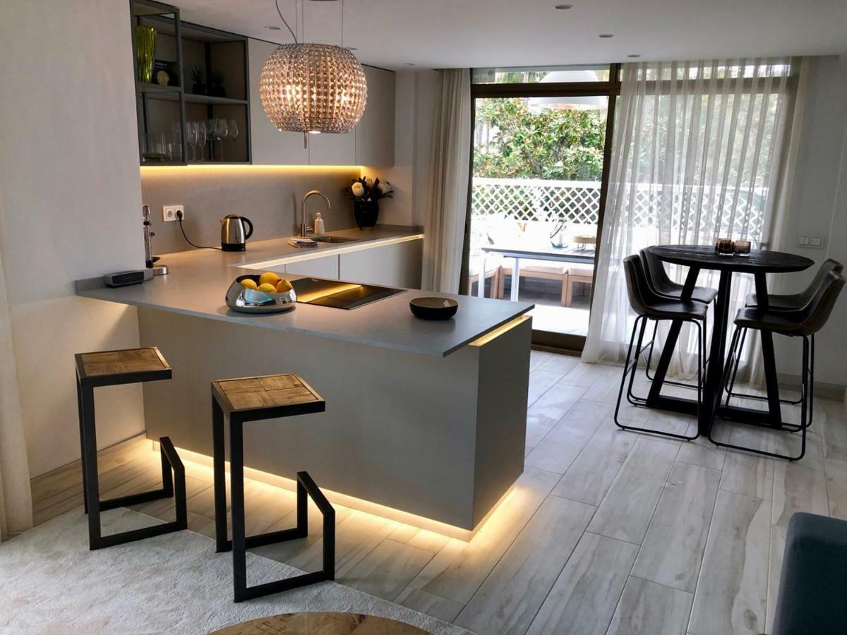 Luxury Apartment In La Isla, Walking Distance To Puerto Banus Marbella Esterno foto