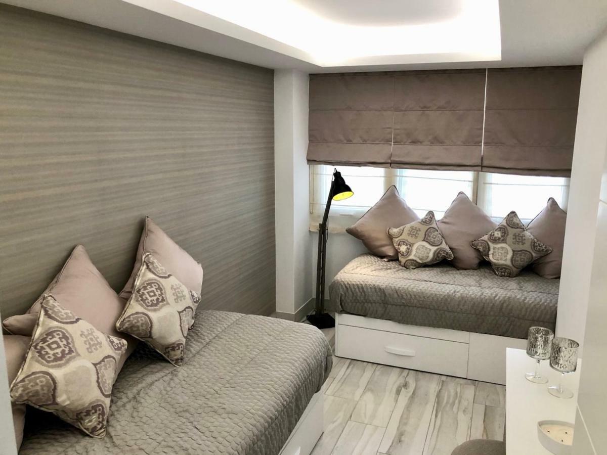 Luxury Apartment In La Isla, Walking Distance To Puerto Banus Marbella Esterno foto