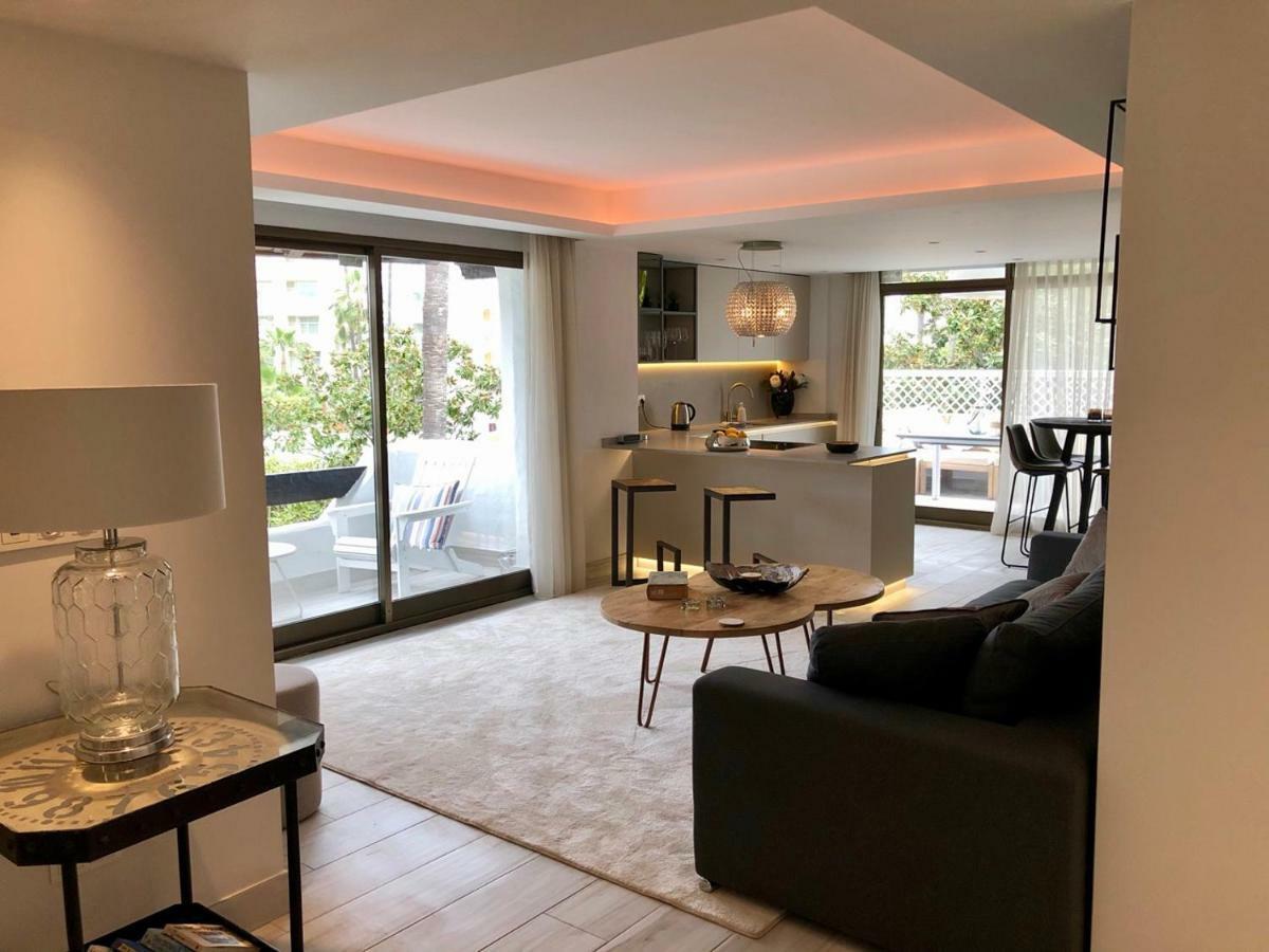 Luxury Apartment In La Isla, Walking Distance To Puerto Banus Marbella Esterno foto